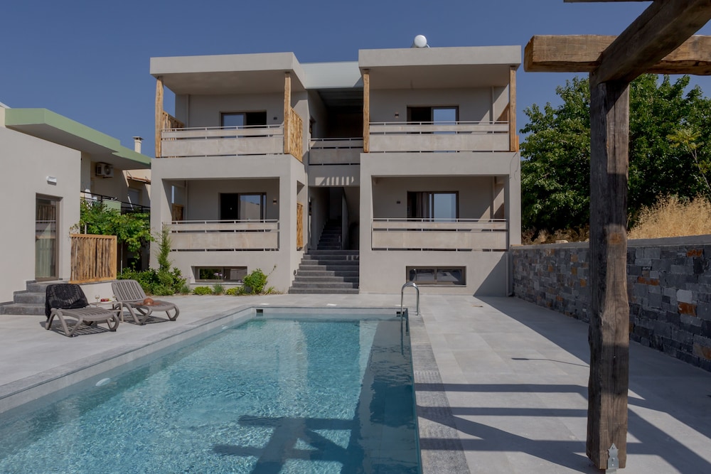 Casa D Oro Adults Only 35/39