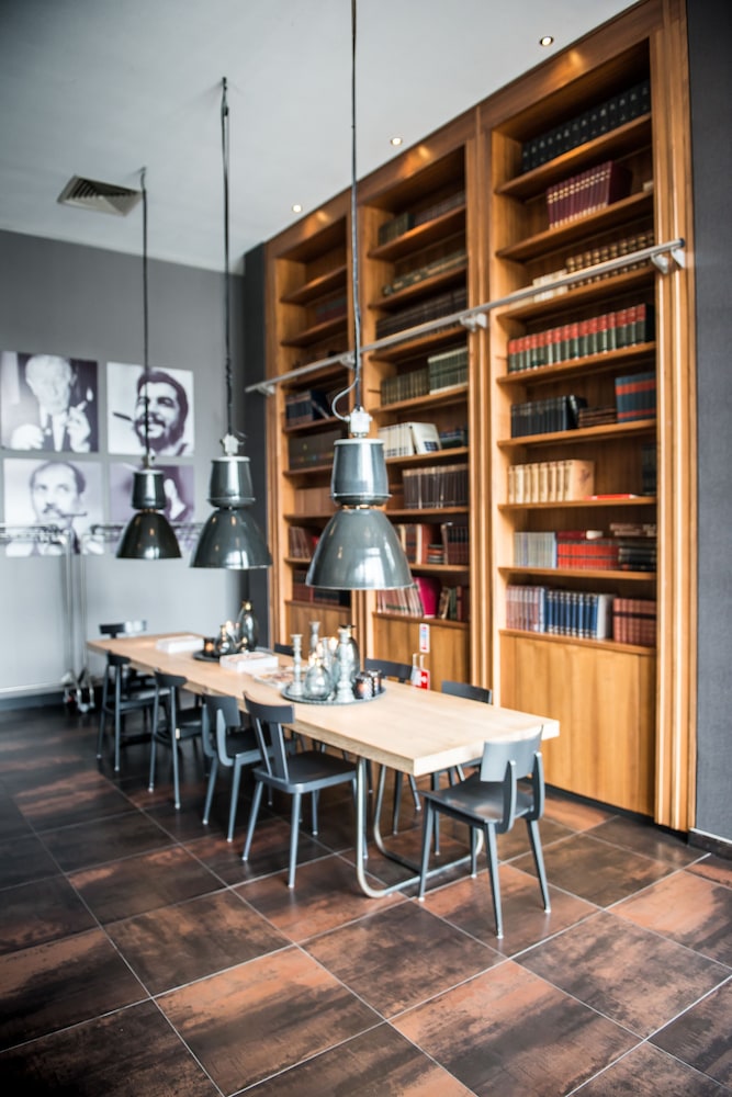 VAN DER VALK HOTEL EINDHOVEN 48/62
