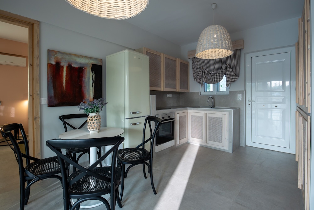 Kouros Exclusive Suites - Adults Only 7/78