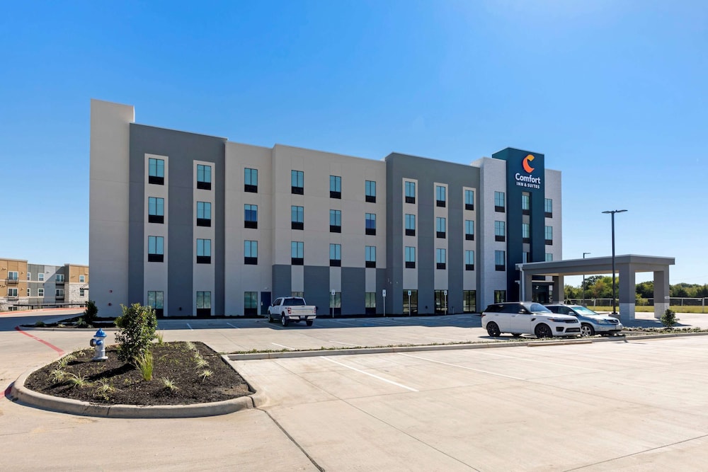 Comfort Inn & Suites Balch Springs - SE Dallas 2/30