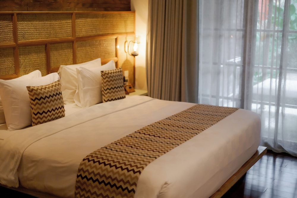 2 Bedrooms, Signature, Family Suite, Suite, Double and Twin Beds