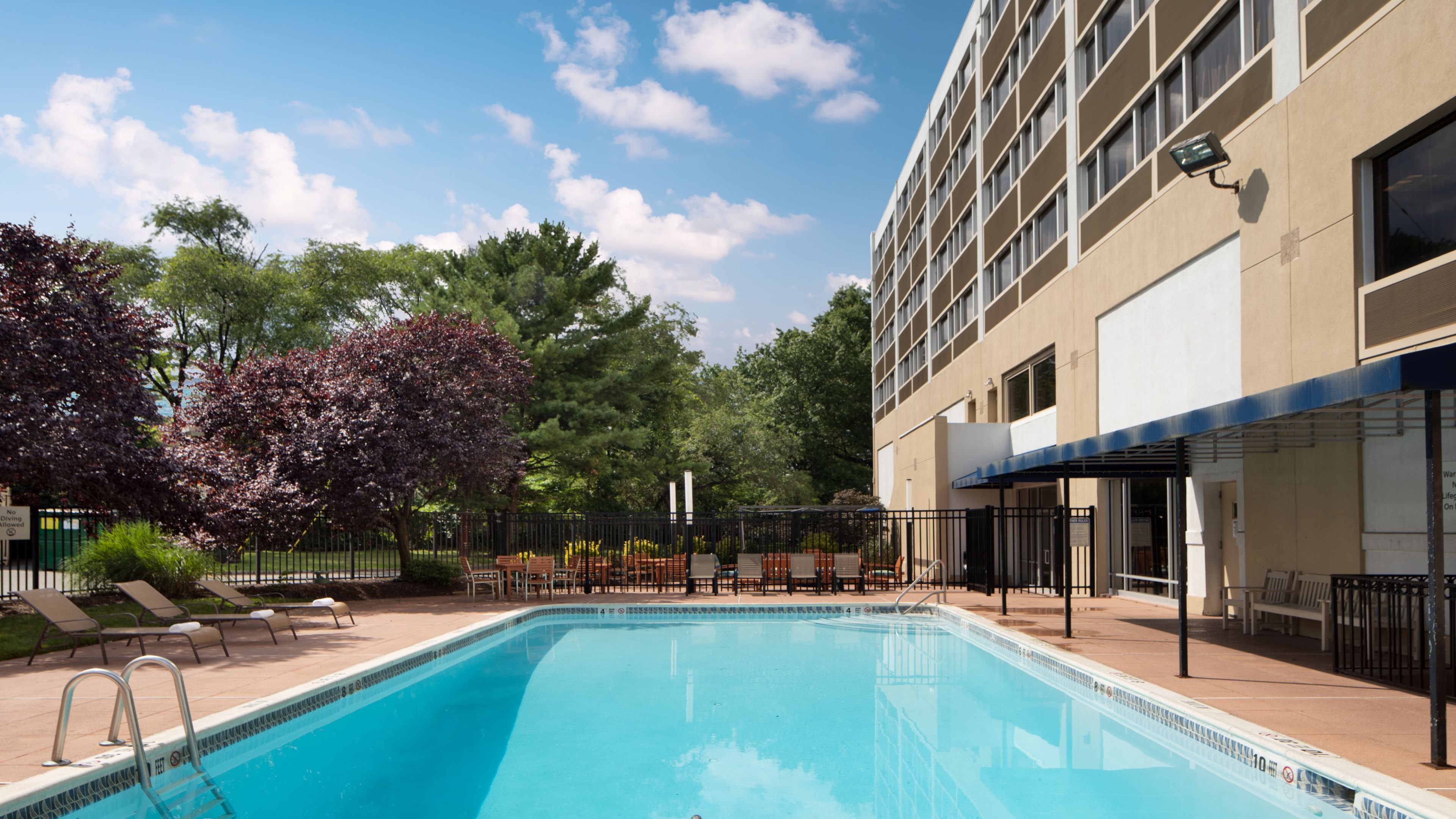 Holiday Inn Clark Newark Area Formerly Crowne Plaza Clark 10/54