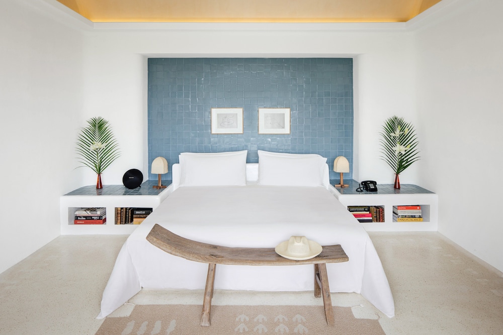 Room, Mansion, 4 King Beds