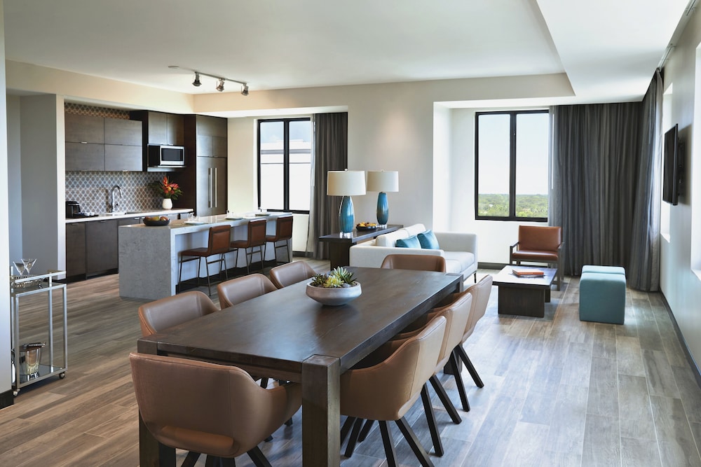 THesis Hotel Miami Coral Gables, Curio Collection by Hilton 56/80