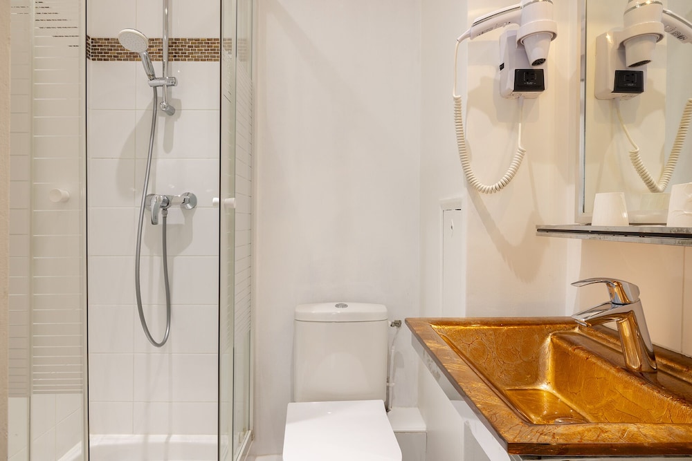 HOTEL PARIS LEGENDRE 46/51