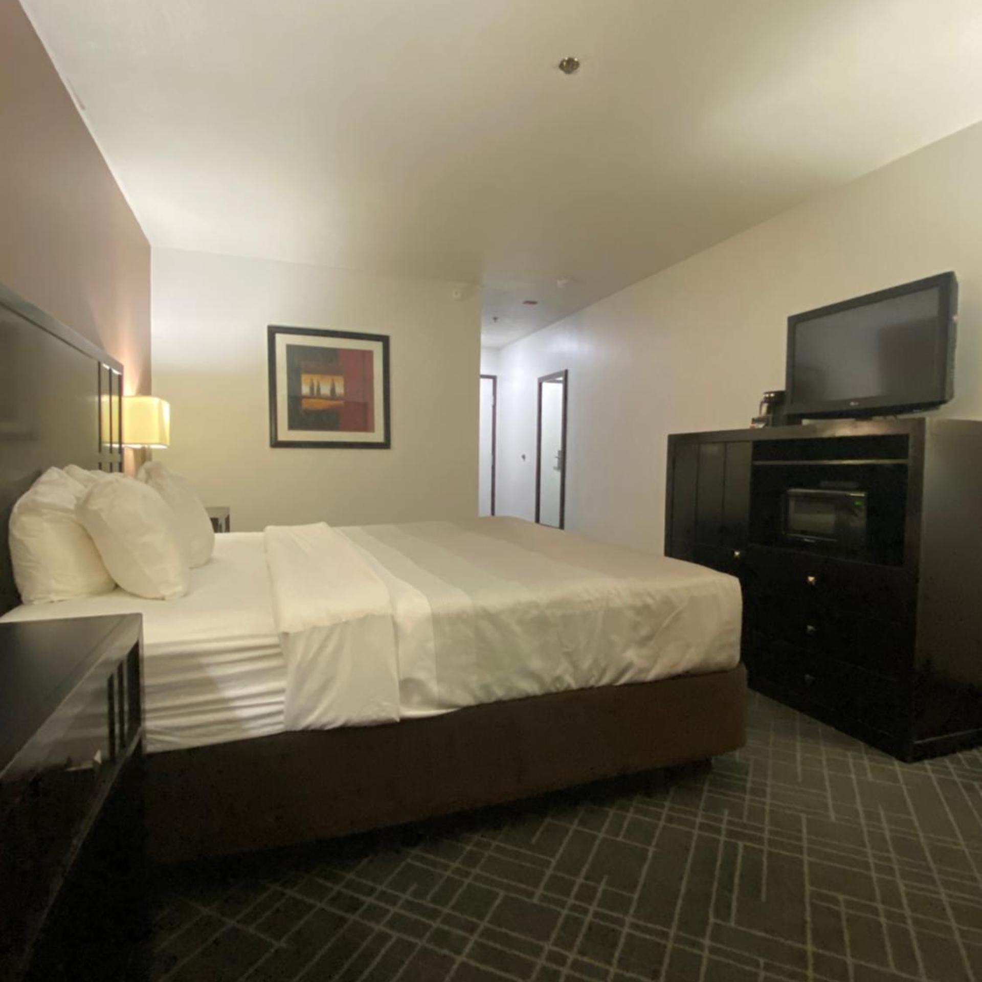 King Bed, Accessible
