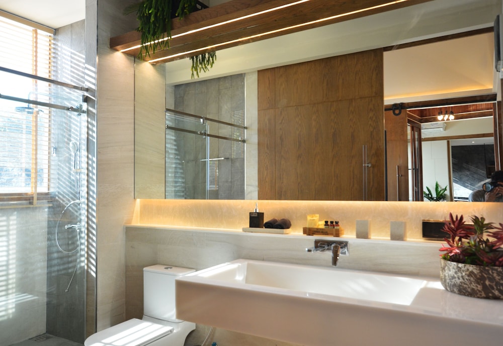 The Cabin Beach Resort 28/63