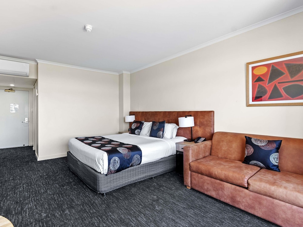 Mantra Meridien Adelaide 11/53