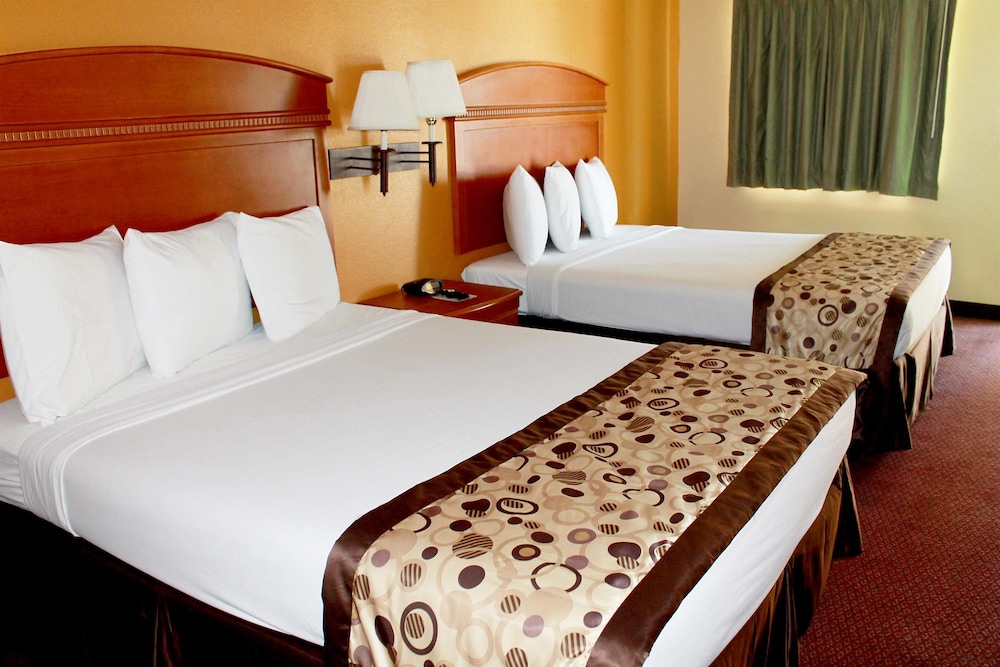 Americas Best Value Inn - Frost Bank Center 9/36