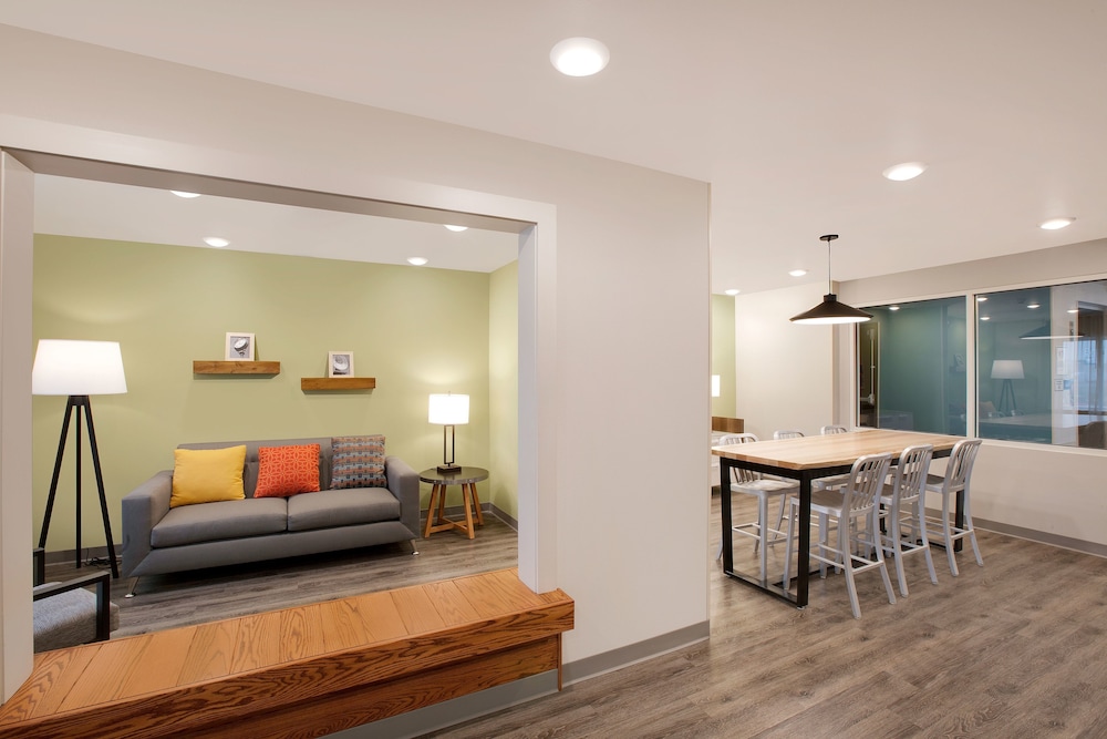 WoodSpring Suites Dallas Plano Central Legacy Drive 14/29