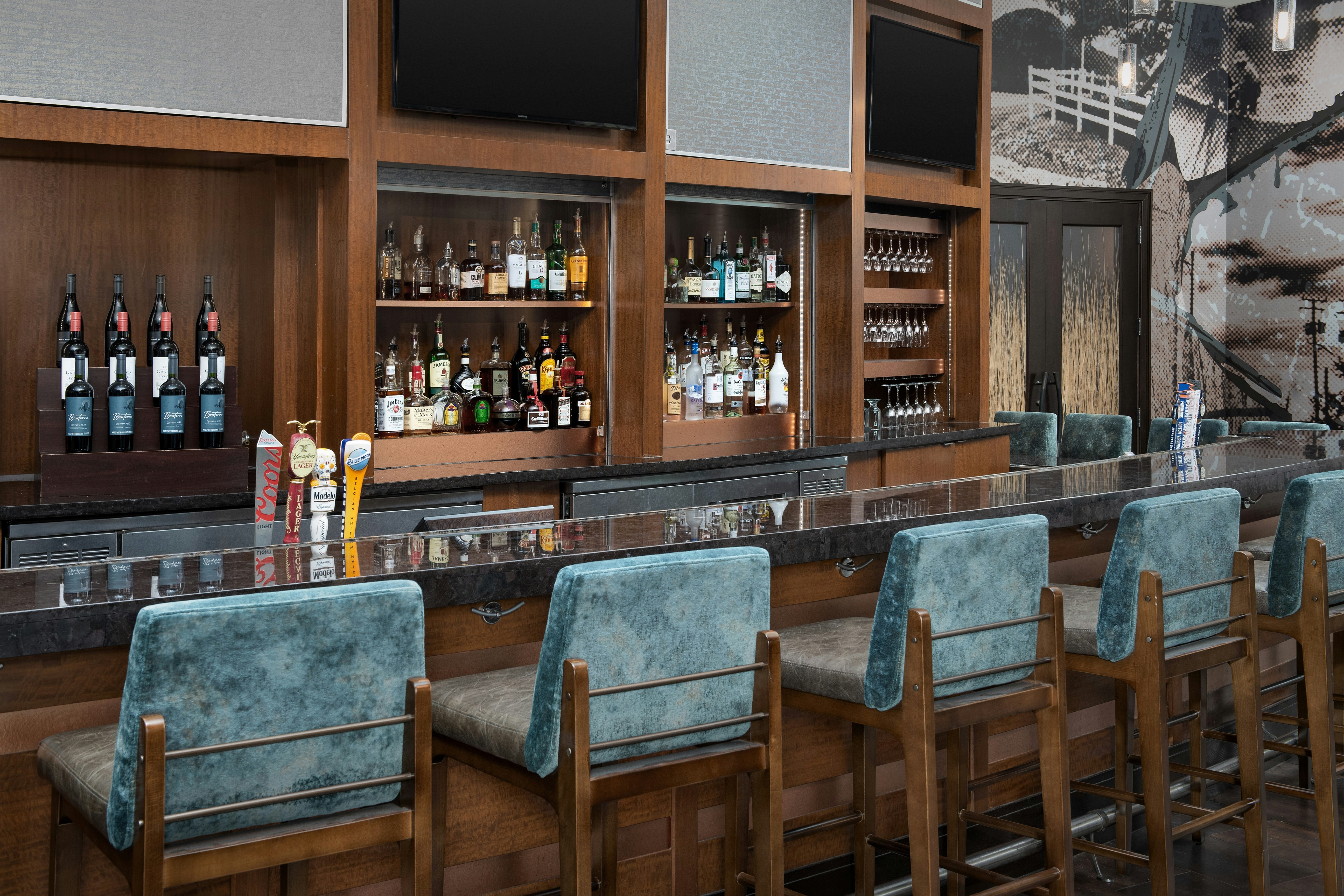 Embassy Suites Springfield 42/62