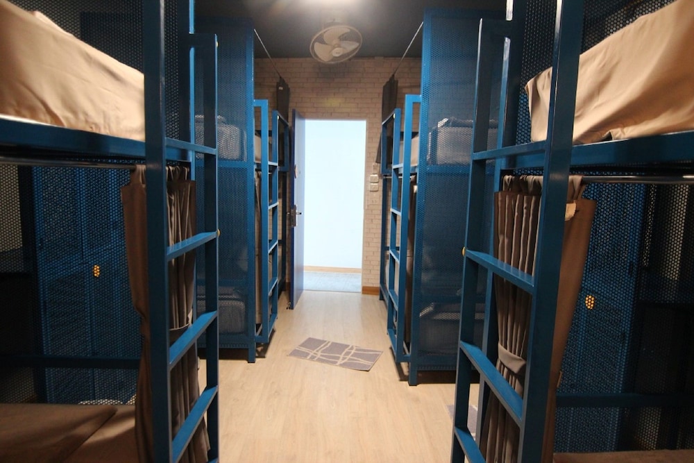 The Moon Hostel Hua Hin photo1