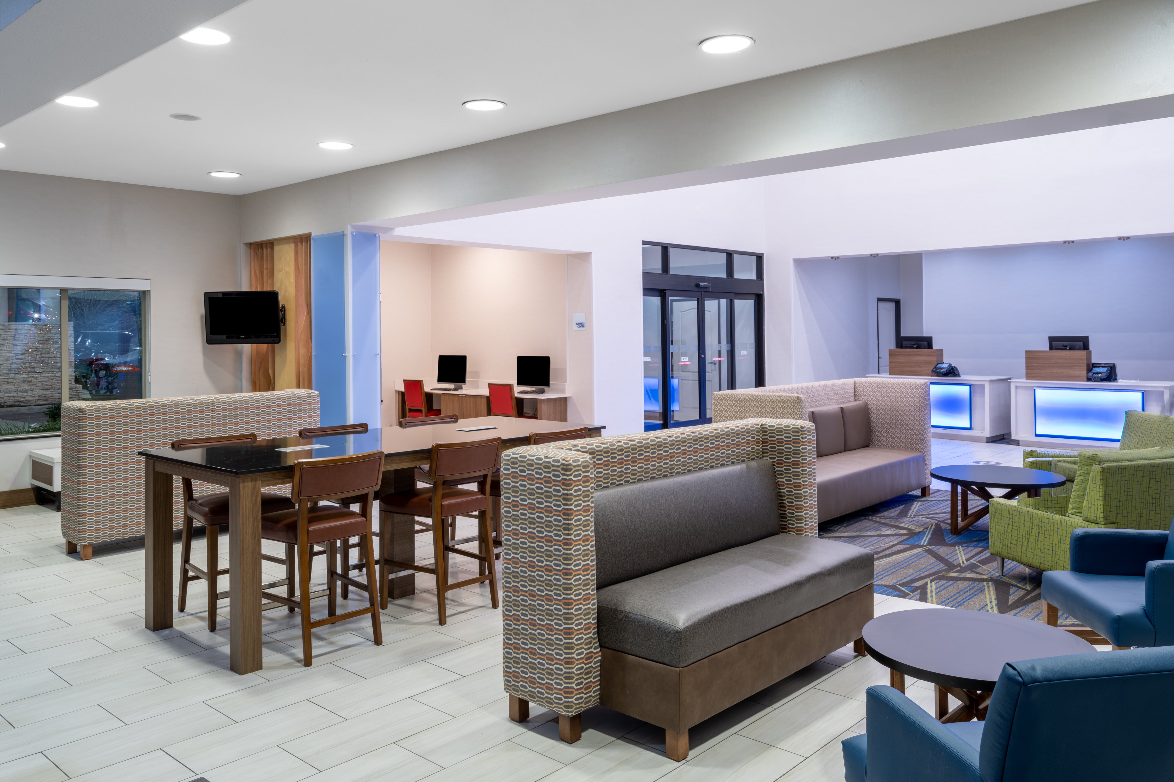 Holiday Inn Express & Suites Dallas East - Fair Park 26/32