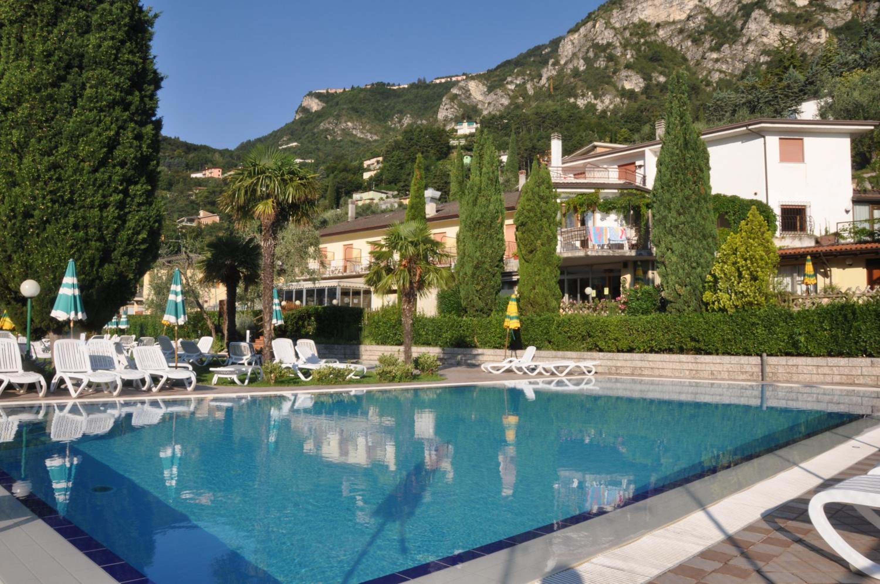 Hotel Village Bazzanega 50/50
