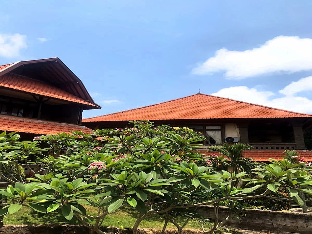 Pande Permai Bungalows 42/47