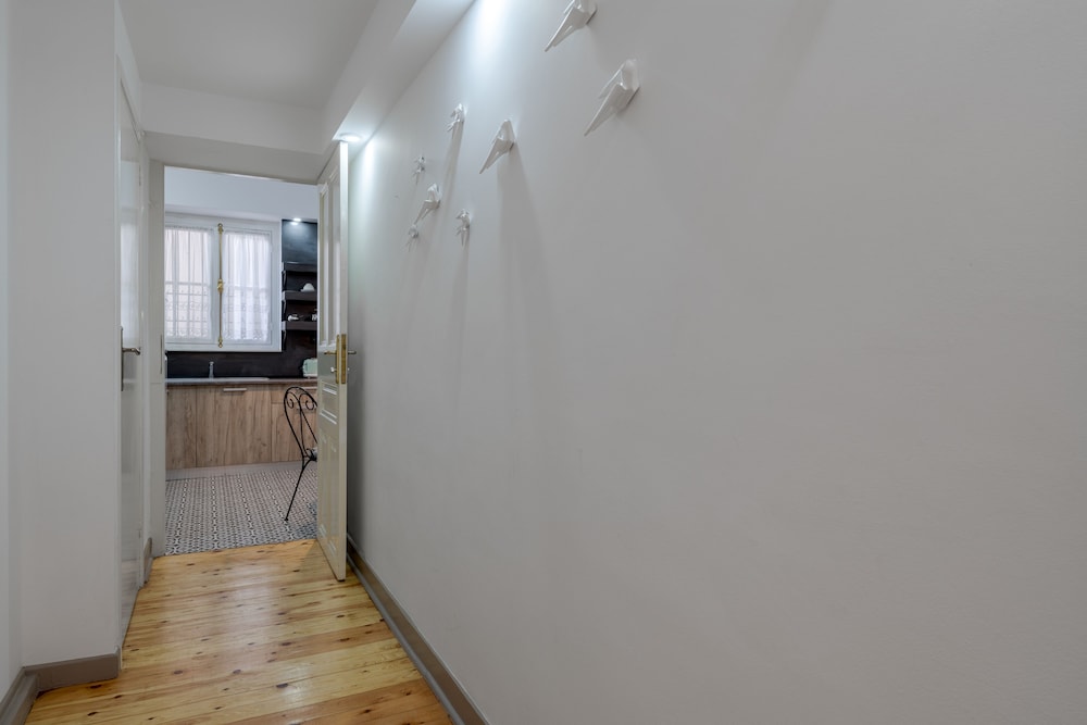 2Mazi Suites 3/47