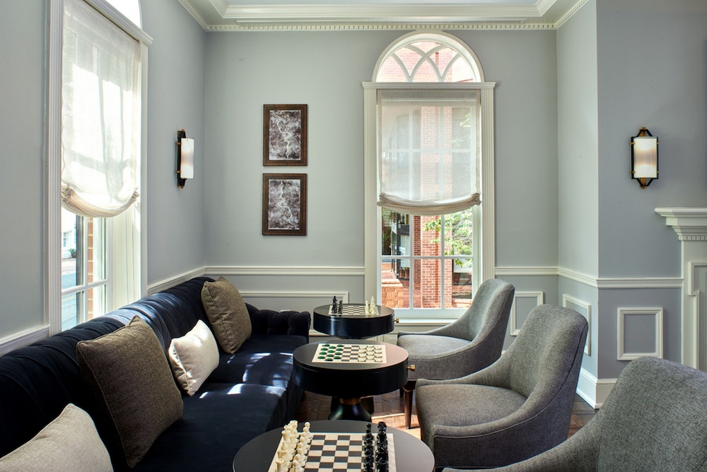 Morrison House Old Town Alexandria, Autograph Collection 25/48