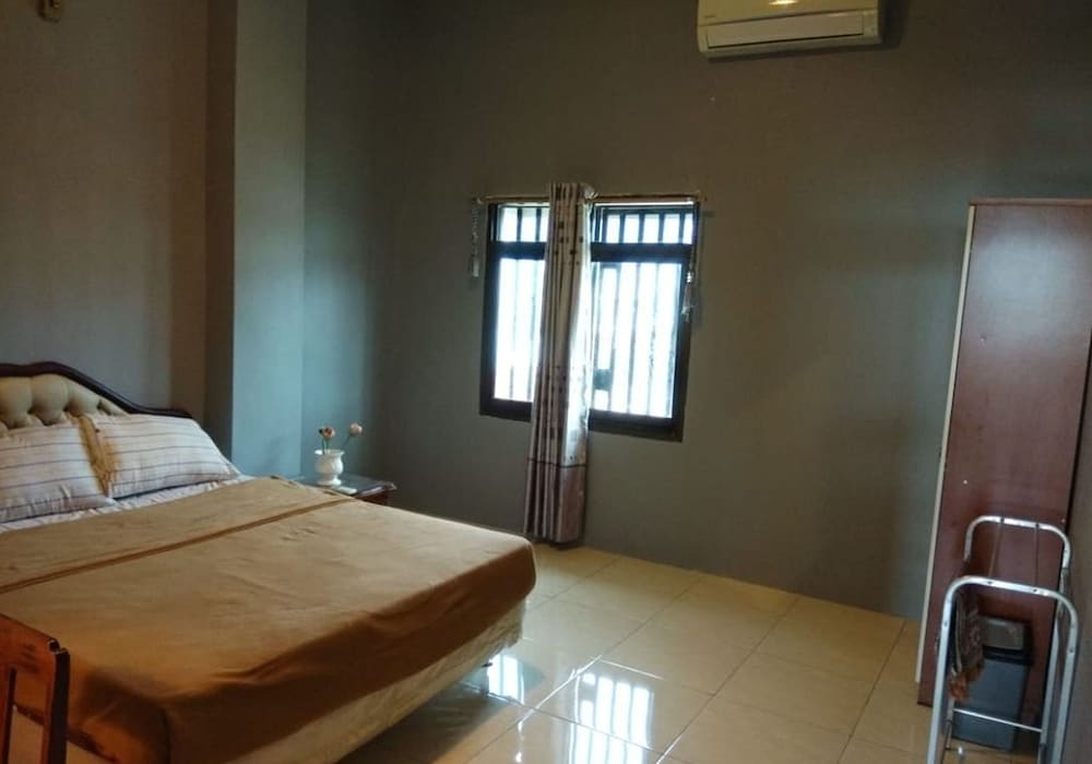 The Carstensz Homestay 6/20