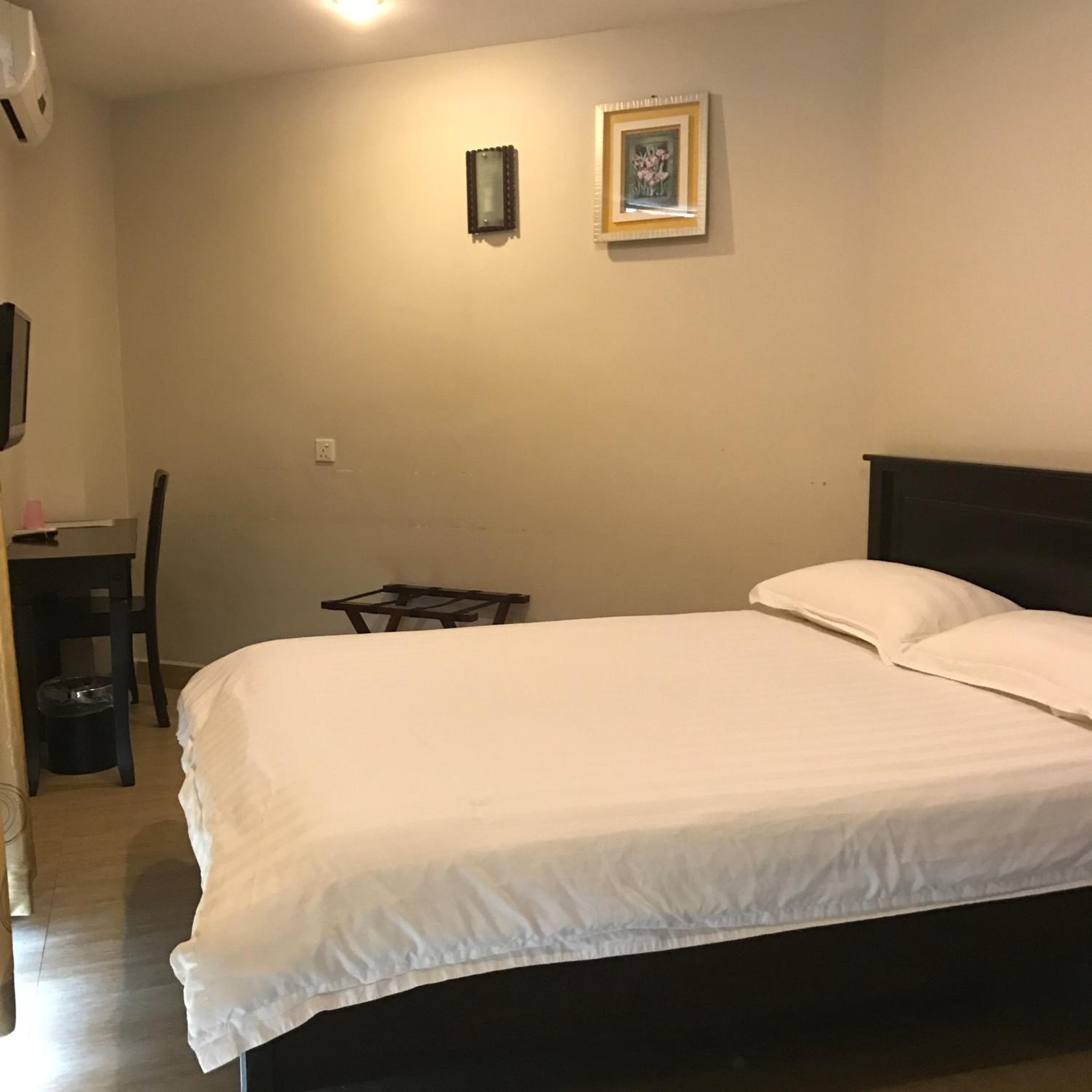 Deluxe, Double or Twin Bed