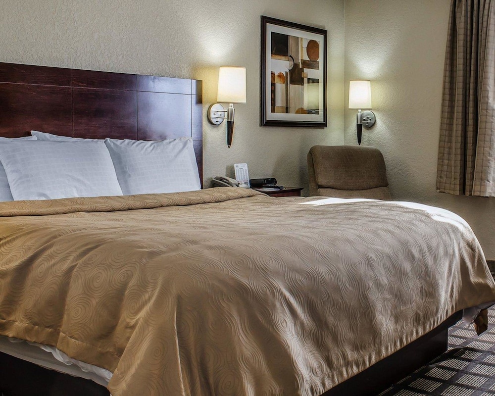 MainStay Suites Coralville - Iowa City 9/38