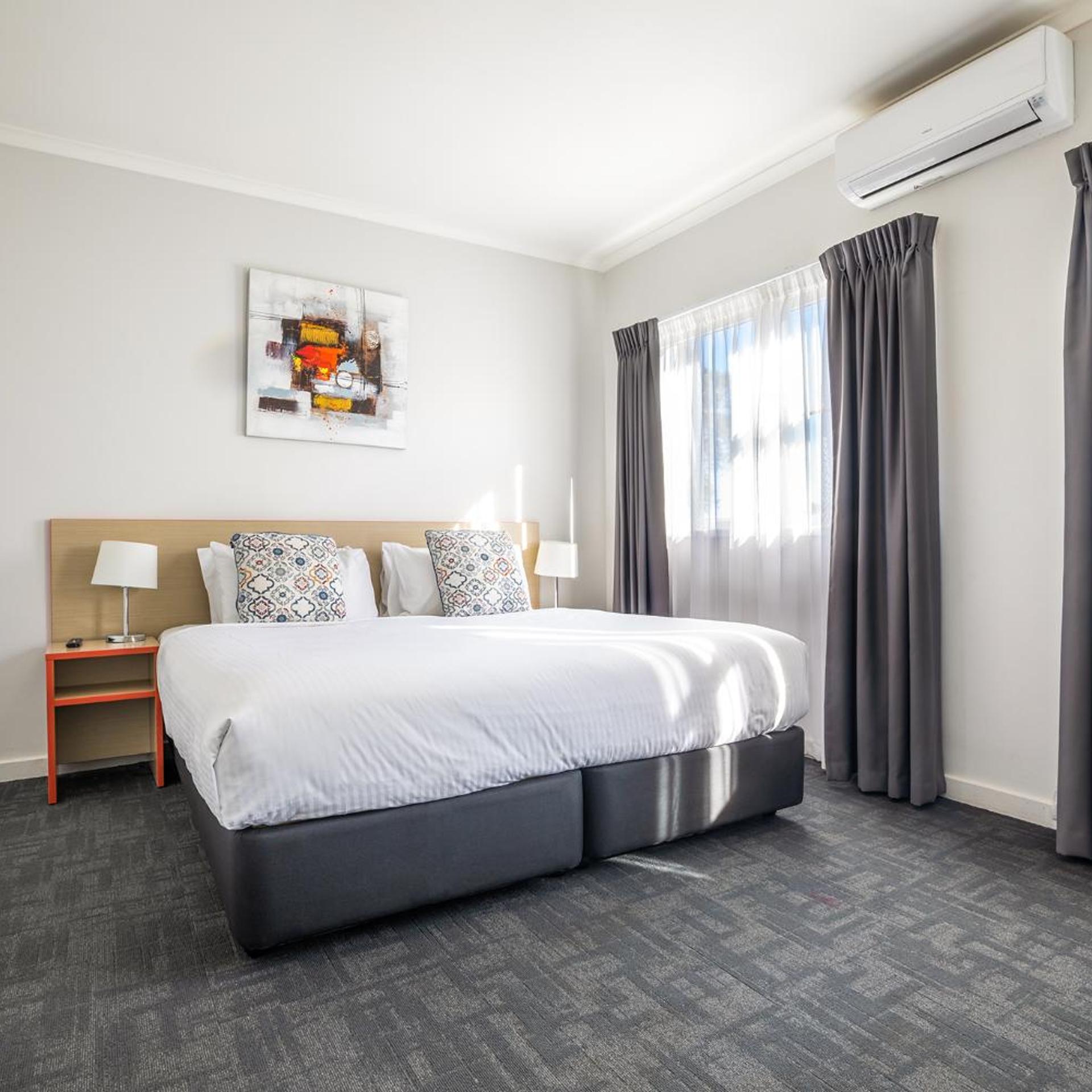 2 Bedrooms, Apartment