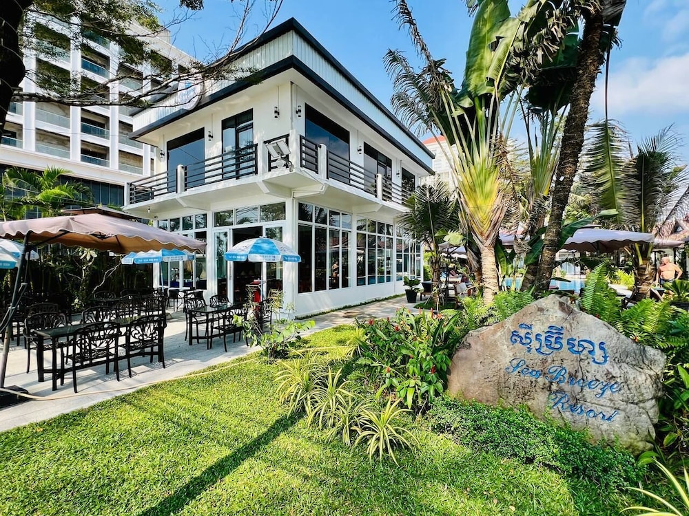 Sea Breeze Resort 43/50