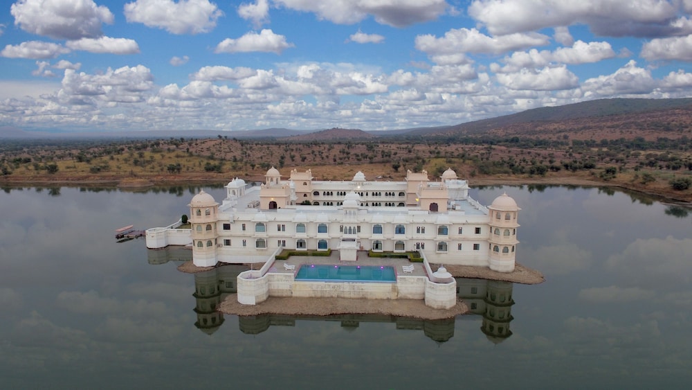 juSTa Lake Nahargarh Palace 27/28