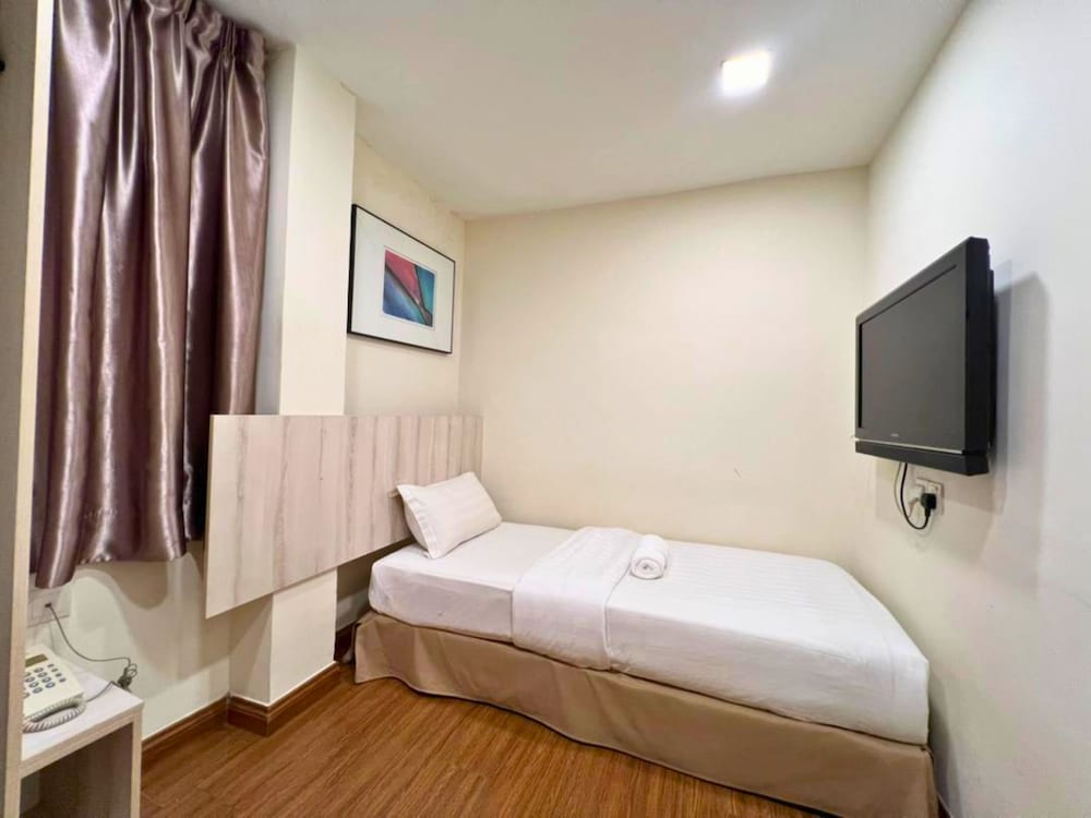 Smile Hotel Taman Segar Cheras 12/17