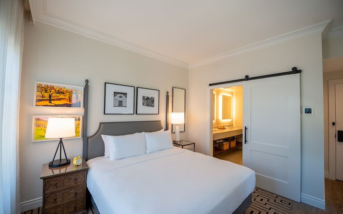 Hotel E 6/8