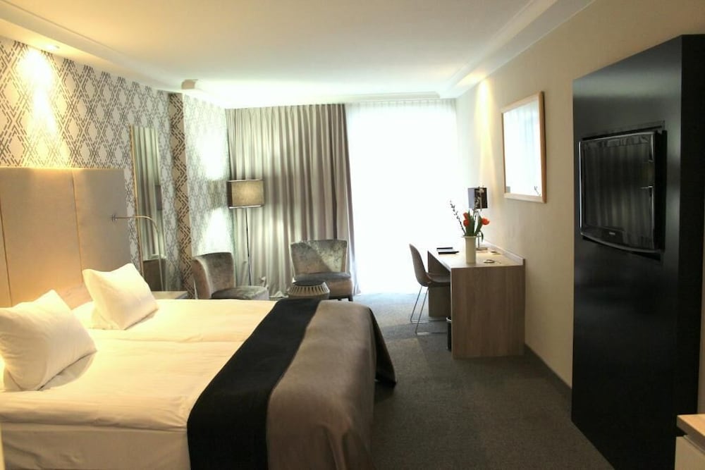 STANDARD, DOUBLE BED
