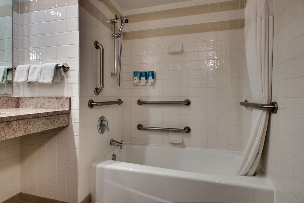 Drury Inn and Suites Bowling Green KY 45/50