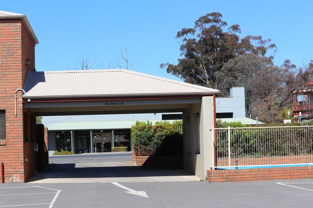 BENDIGO HAYMARKET MOTOR INN 26/27
