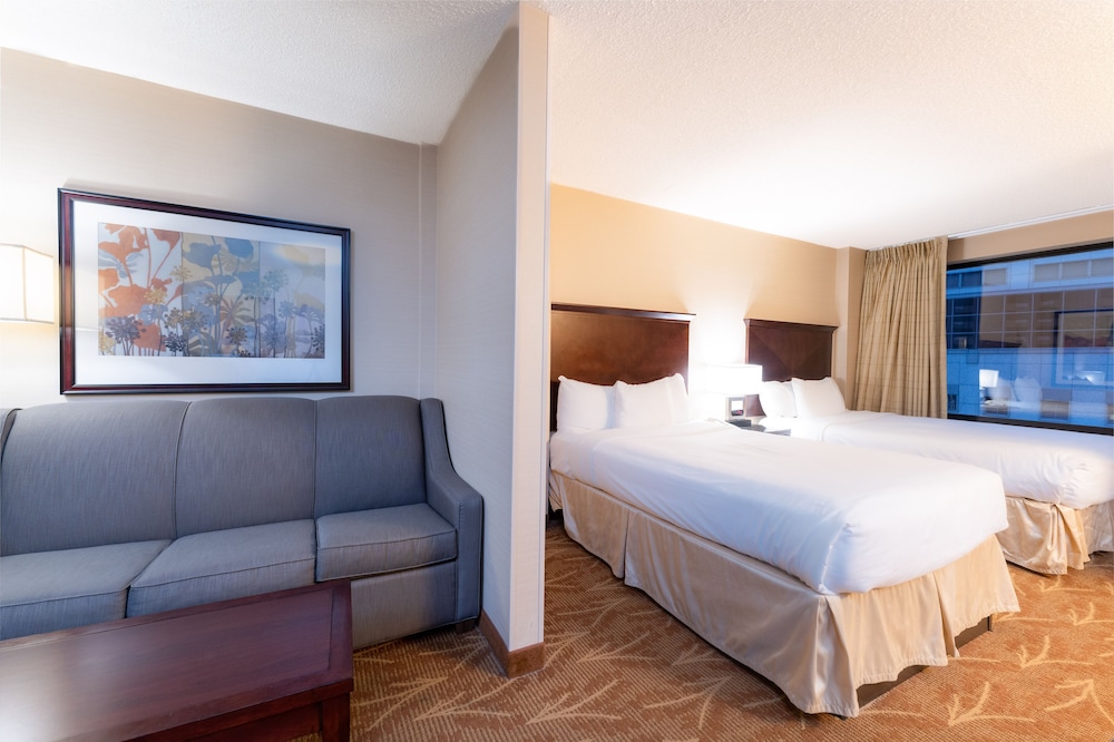 Suite, 2 Double Beds, Pool Side