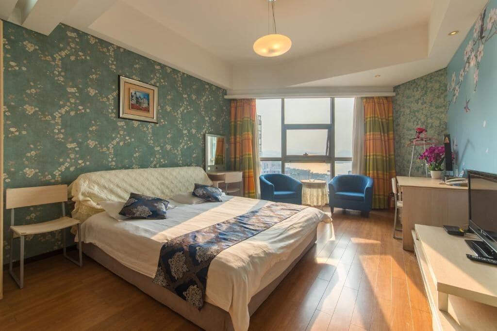 DELUXE, DOUBLE BED, LAKE VIEW