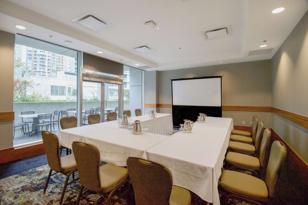 Coast Coal Harbour Hotel 55/64