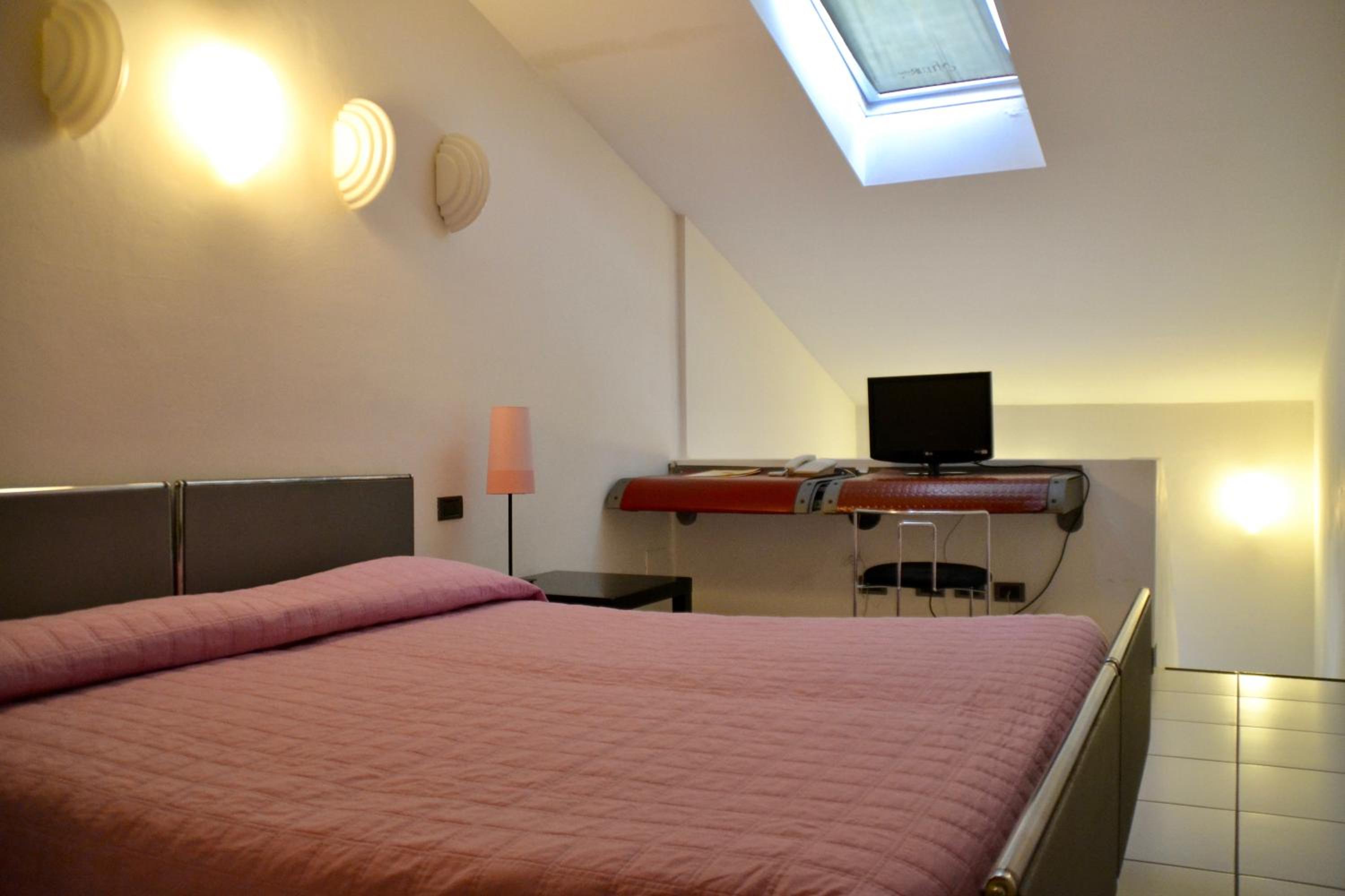 Hotel Italia 14/50