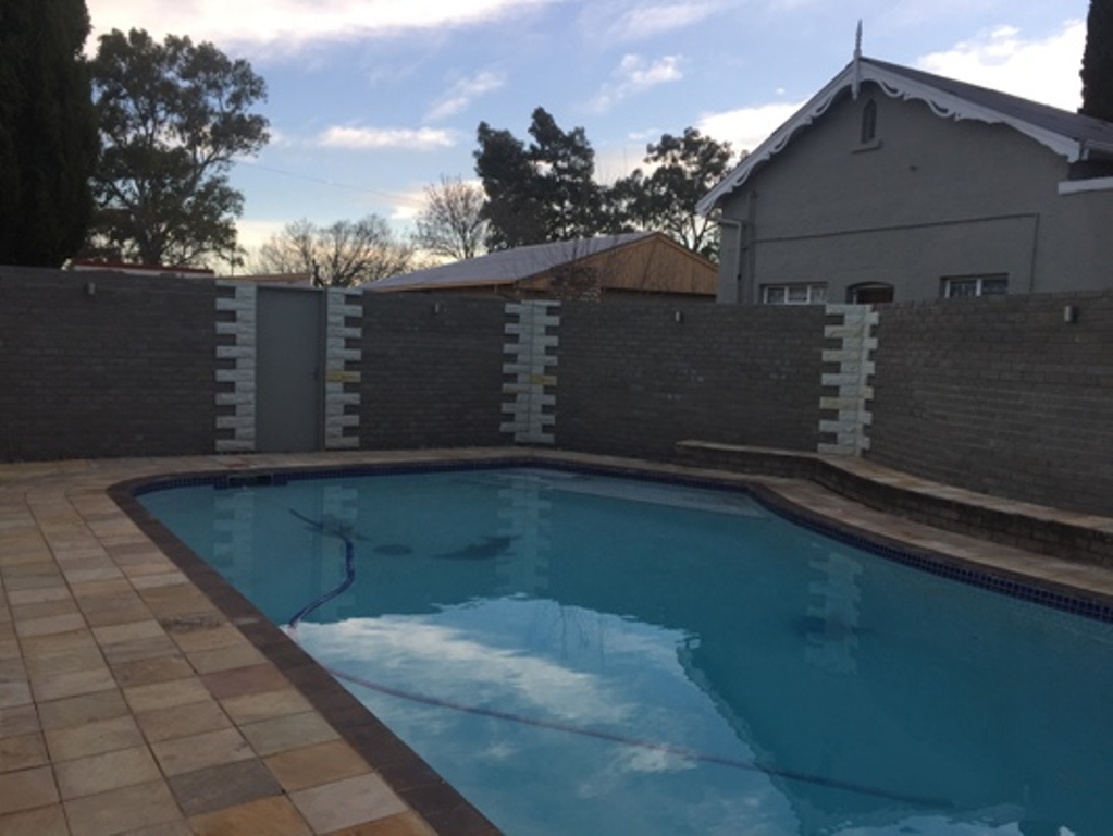 Tranquil House @ 851 College Avenue 14/17