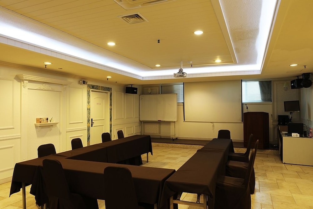Incheon Airport Hotel Oceanside 66/75