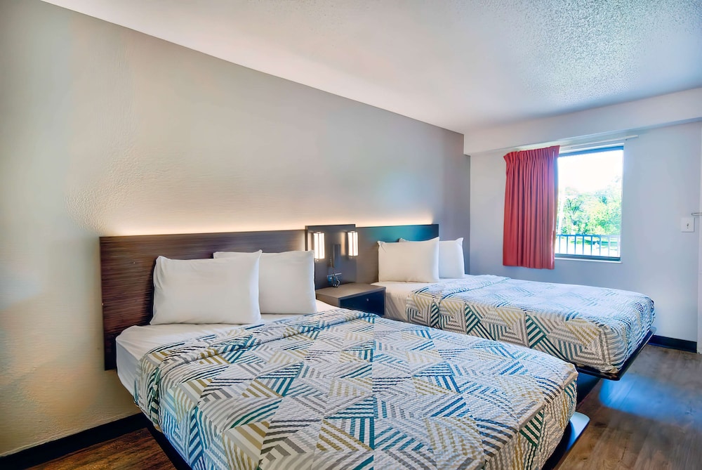 Motel6 Warren, MI - Detroit East 17/54
