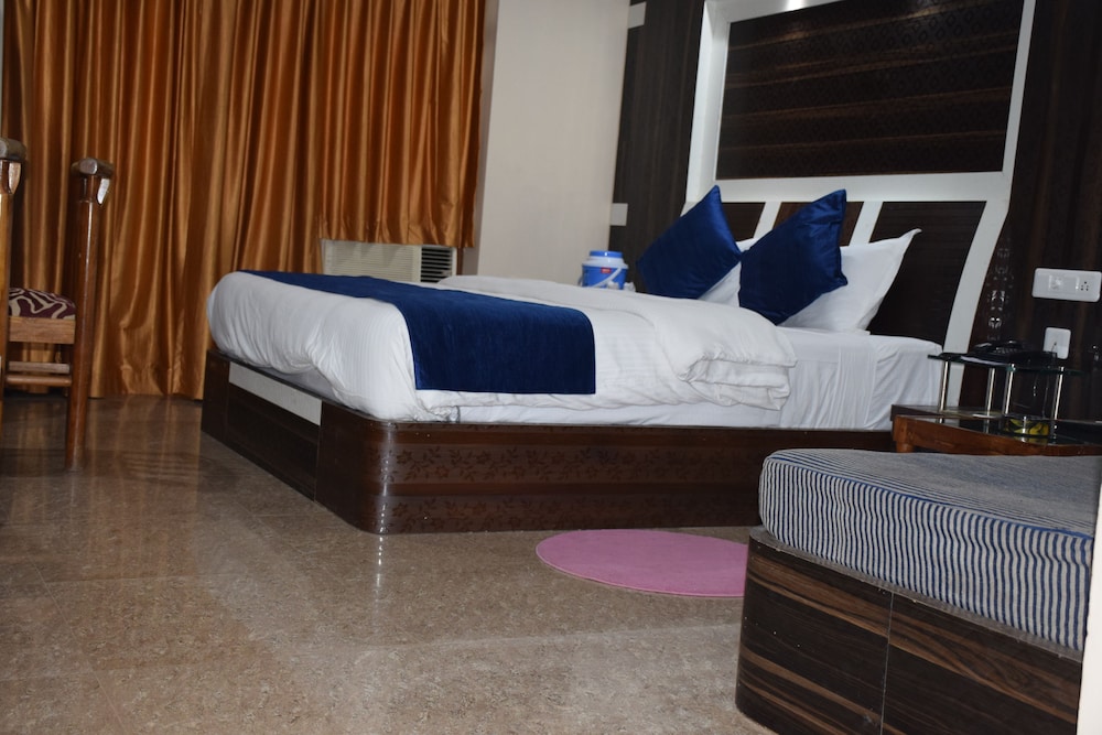 Hotel Naren Palace 11/30