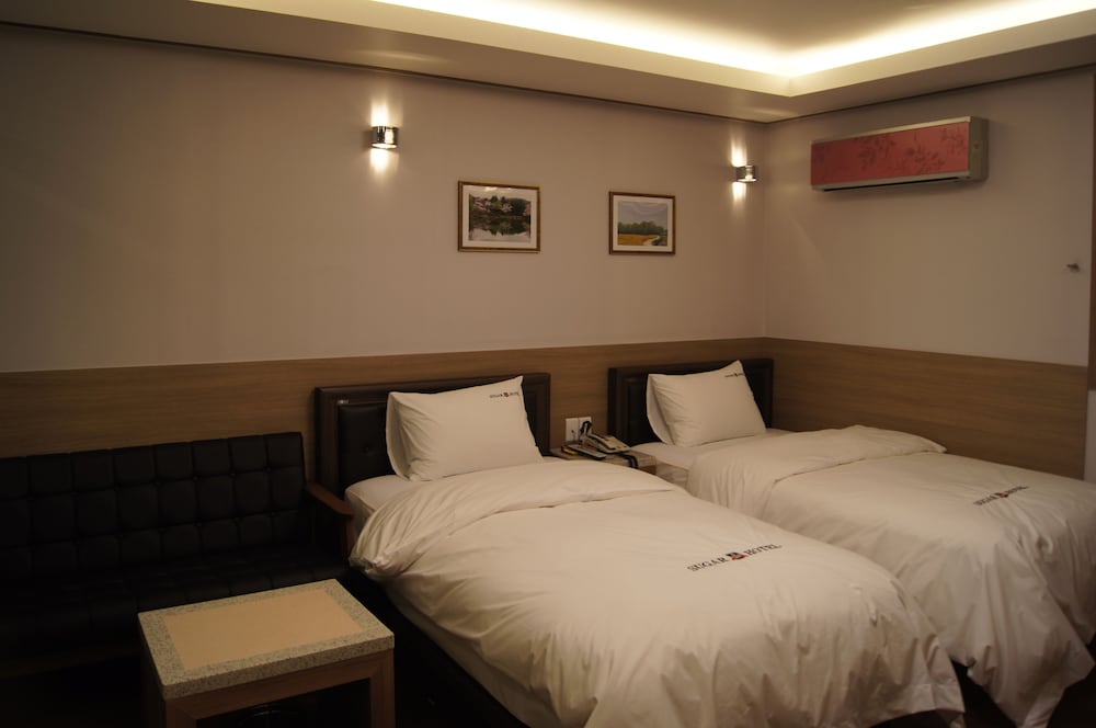 STANDARD, TWIN BEDS