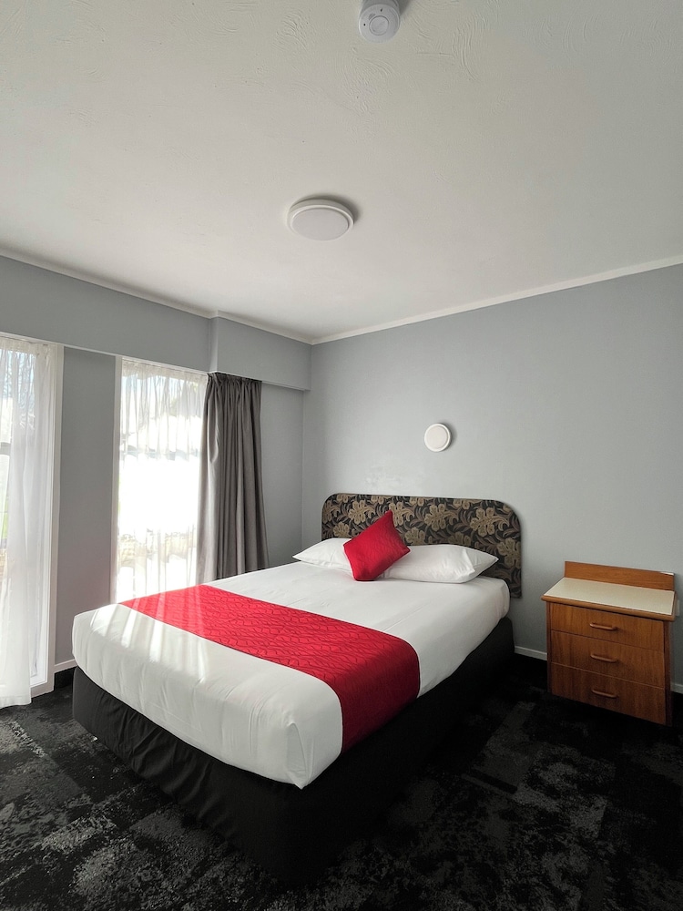 Beetham Park Motel 26/54