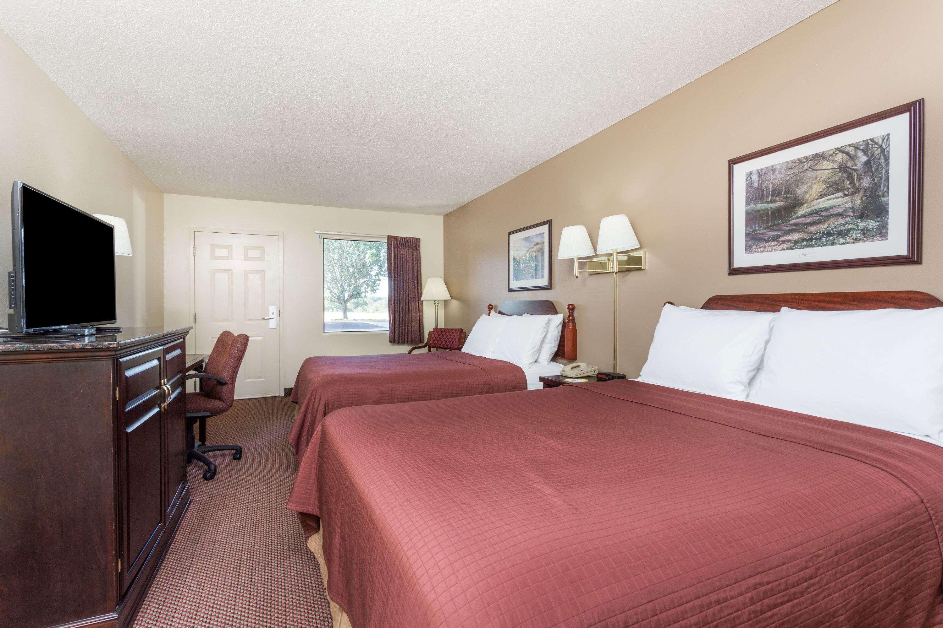 Room, 2 Queen Beds
