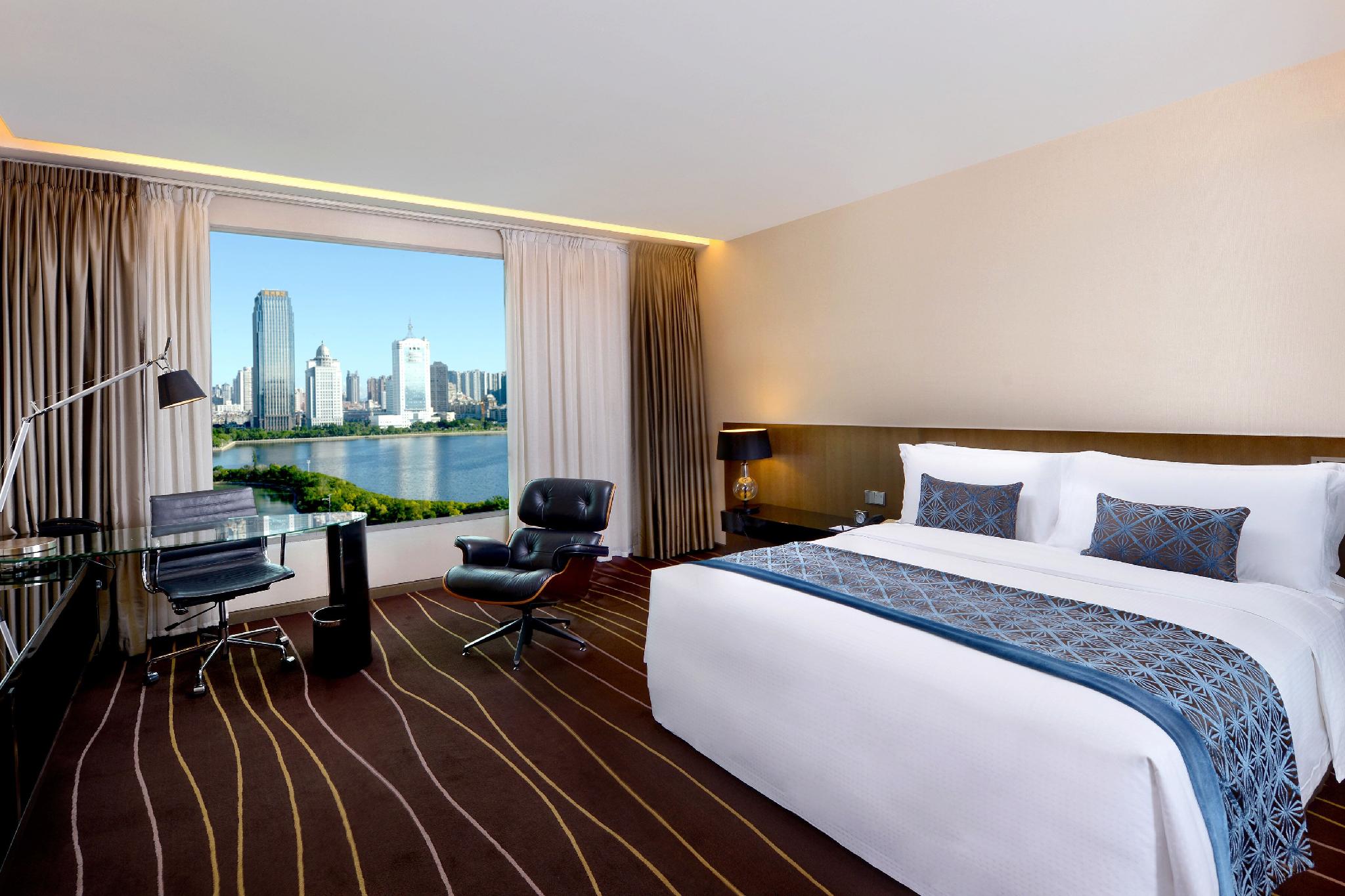 Deluxe, King Bed, Queen Bed