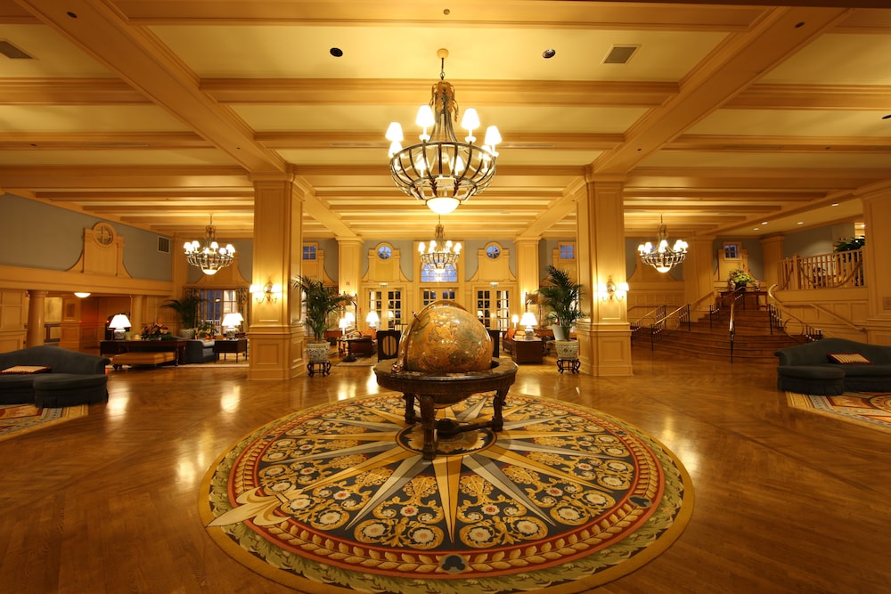 Disneys Yacht Club Resort 8/50