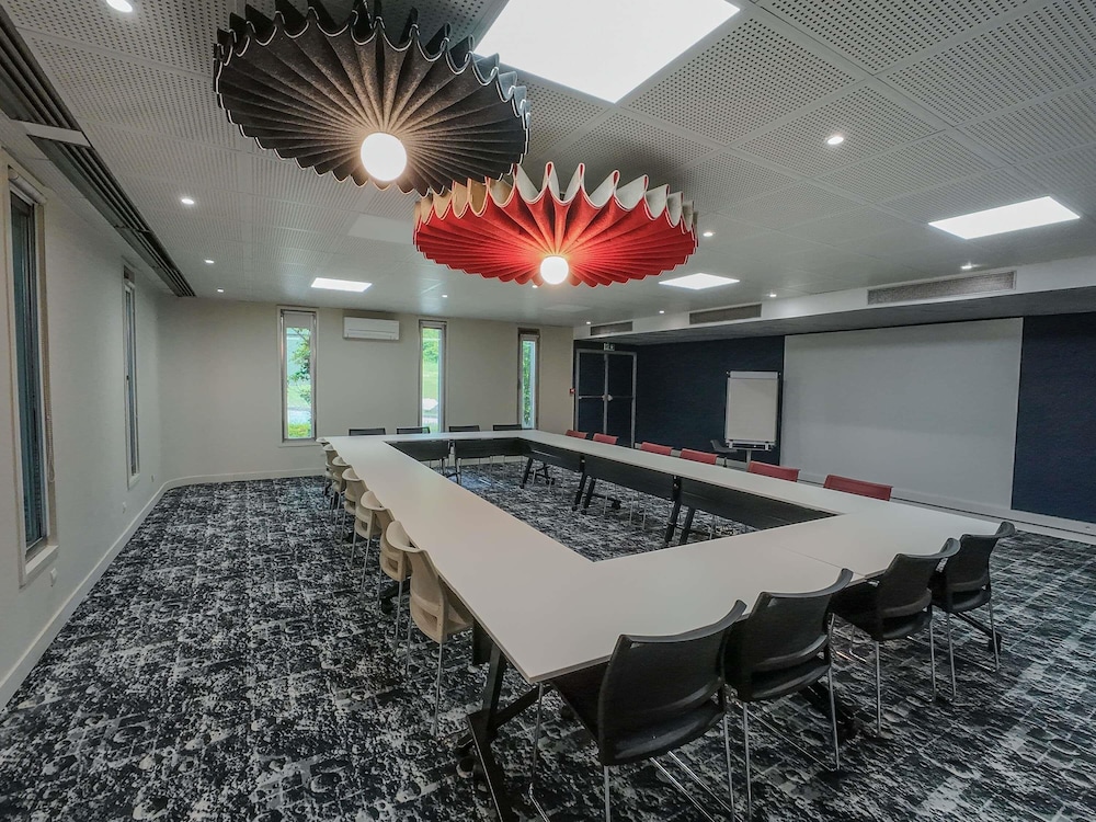 Ibis Lyon Est Bron 61/67