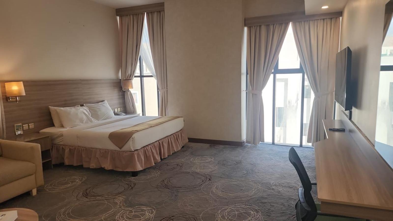 Deluxe, Double Bed