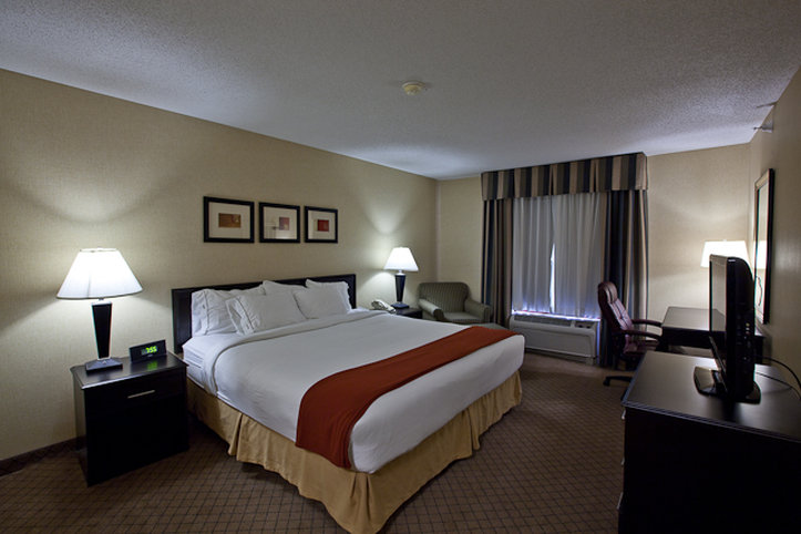 Holiday Inn Express Hotel Suites Plymouth 23/82