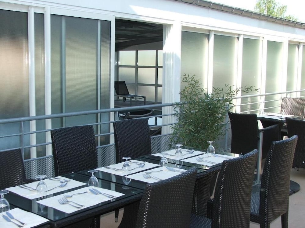 Sure Hotel by Best Western Caen Memorial 36/44