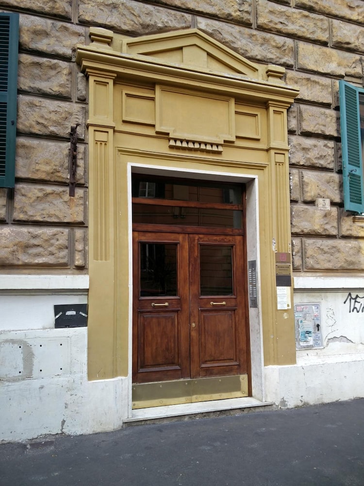 Rome Center Rooms 1/44